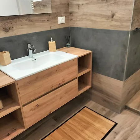 Bora House * Триест