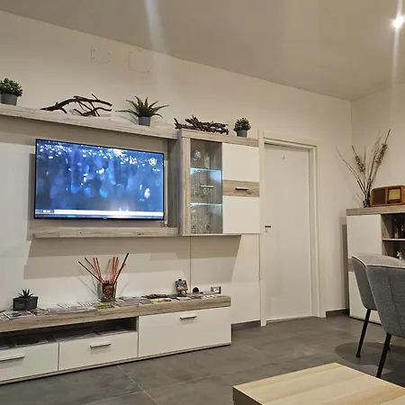 Bora House Триест